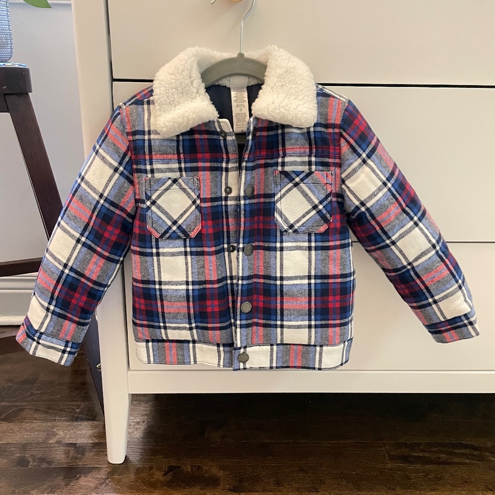 Plaid puffer lined jacket with fleece collar
